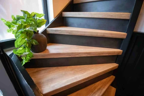 Traprenovatie met overzettreden